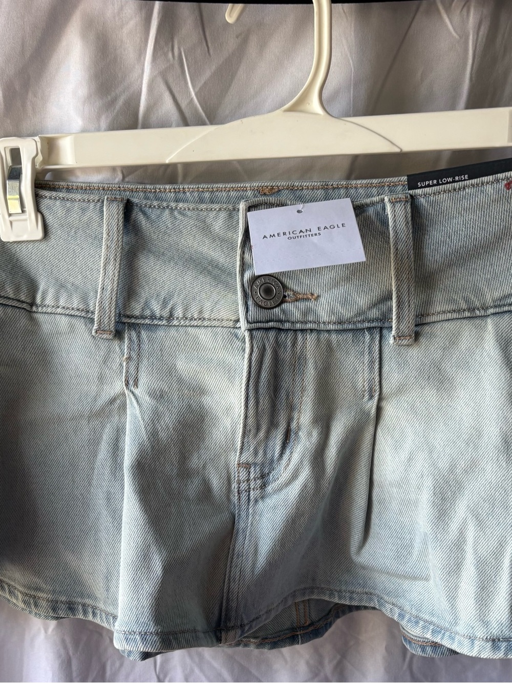 NWT American Eagle Super Low Rise Pleated Denim Micro Skort 4 - Picture 5 of 5